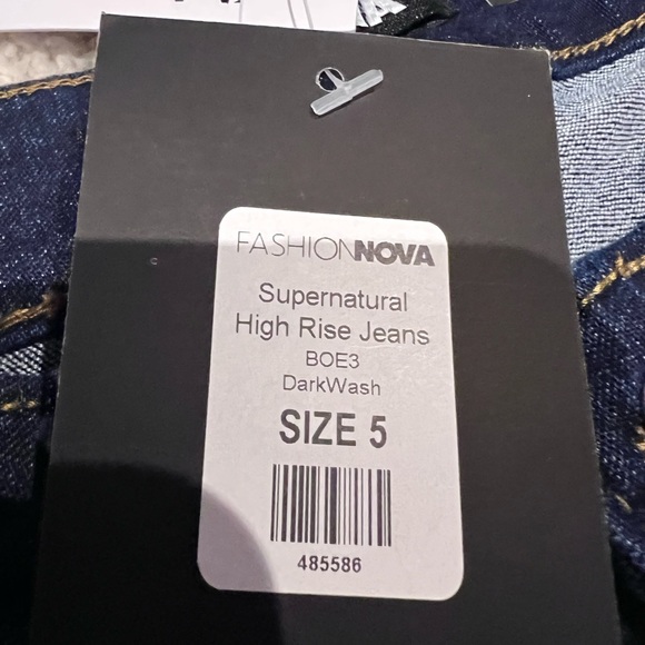 NWT Fashion Nova “Super natural high rise jeans” size 5/6 - Picture 3 of 4